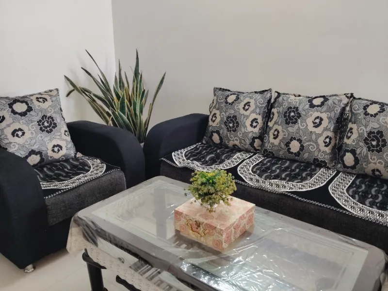 5 seater sofa with table