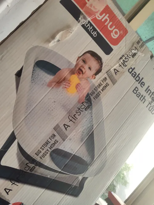 Baby twins stoller, carry corts 2,feeding chairs 2, 1bath tub 