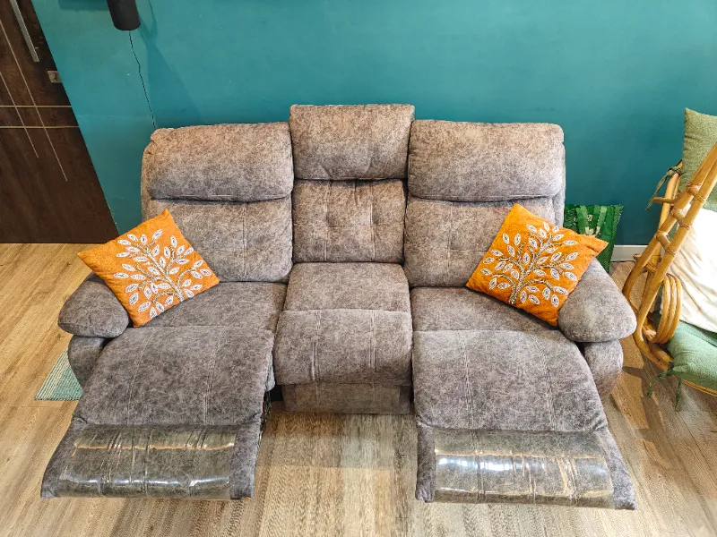 Recliner Sofa - Furniture & Household Items in Mumbai Suburban for ₹15000