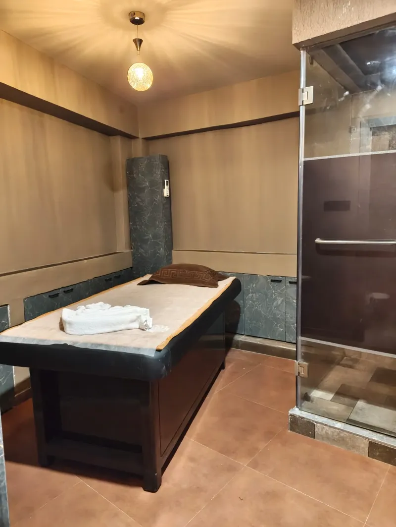Austin Spa In Thane West