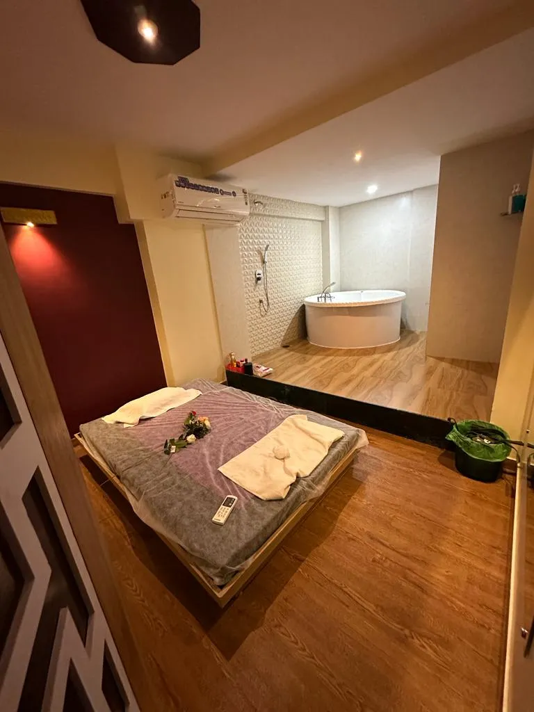 Crystal Thai Spa In Mira Road