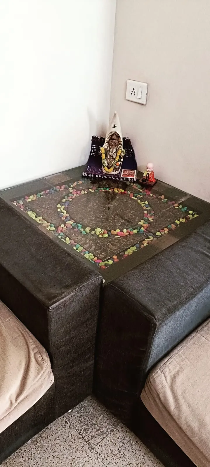 Sofa set with table