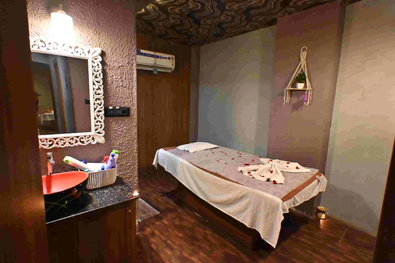 Royal Oak Spa Kharghar