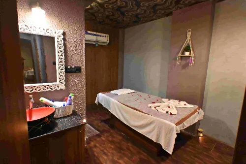 Royal Oak Spa Kharghar
