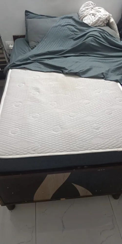 Single bed mattress 