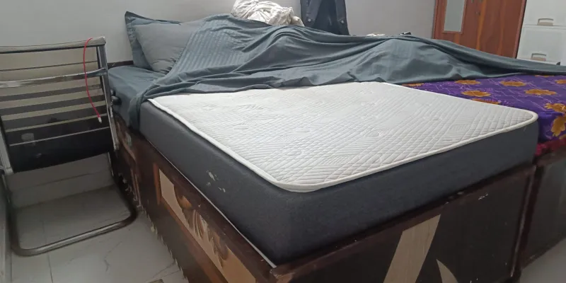Single bed mattress 