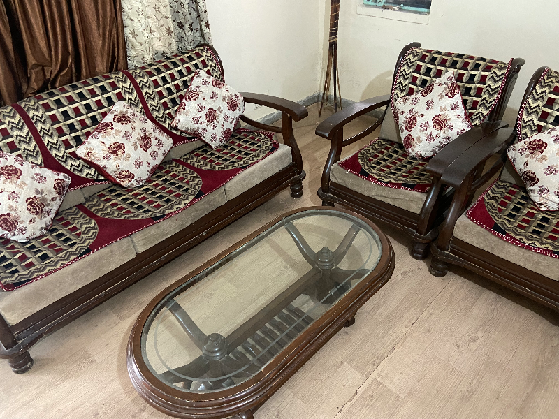 Sofa set with centre table