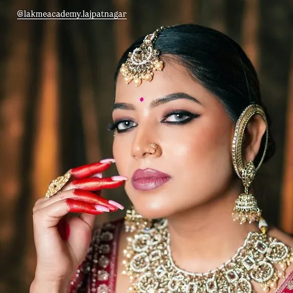 Lakmé Academy Powered By Aptech-Bridal Makeup Course in Lajpat Nagar