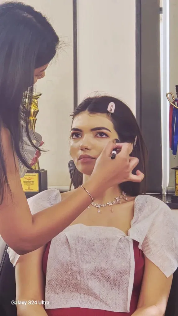 Lakme Academy Bandra, Powered by Aptech:-Best Beauty Course in Bandra