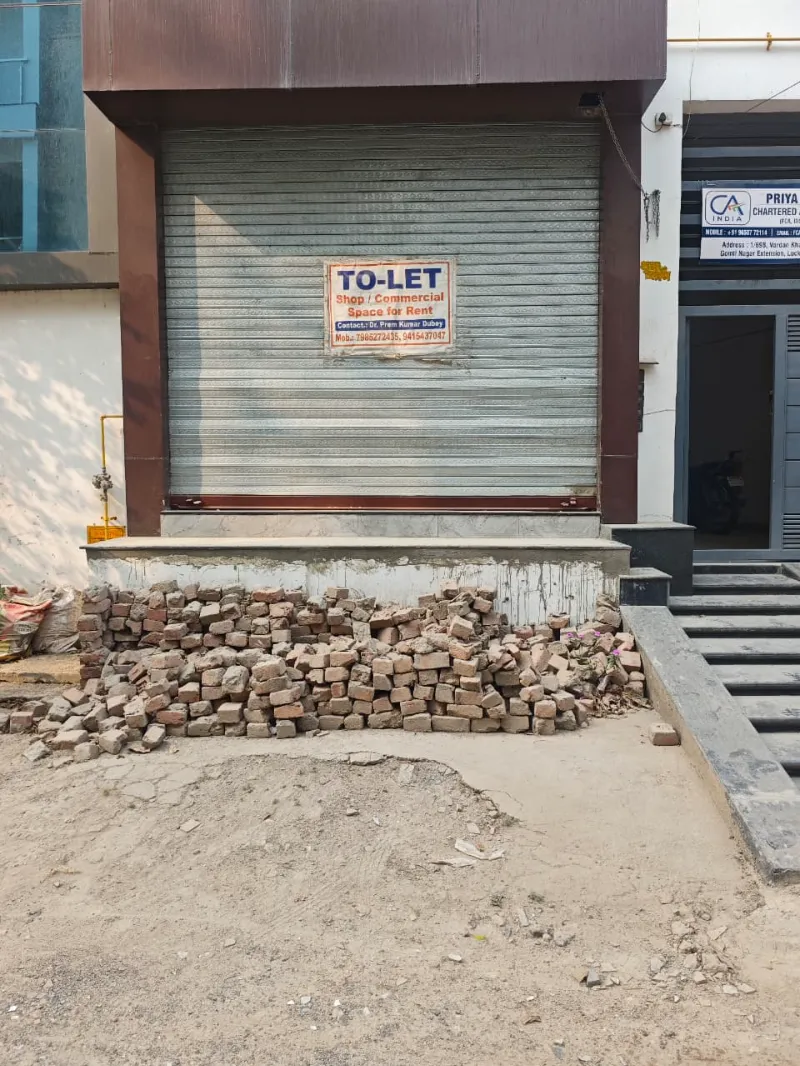 Shop and adjoining room up for rent