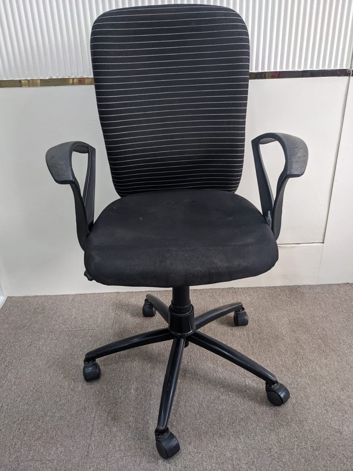Comfortable Adjustable Office Chair – Good Condition