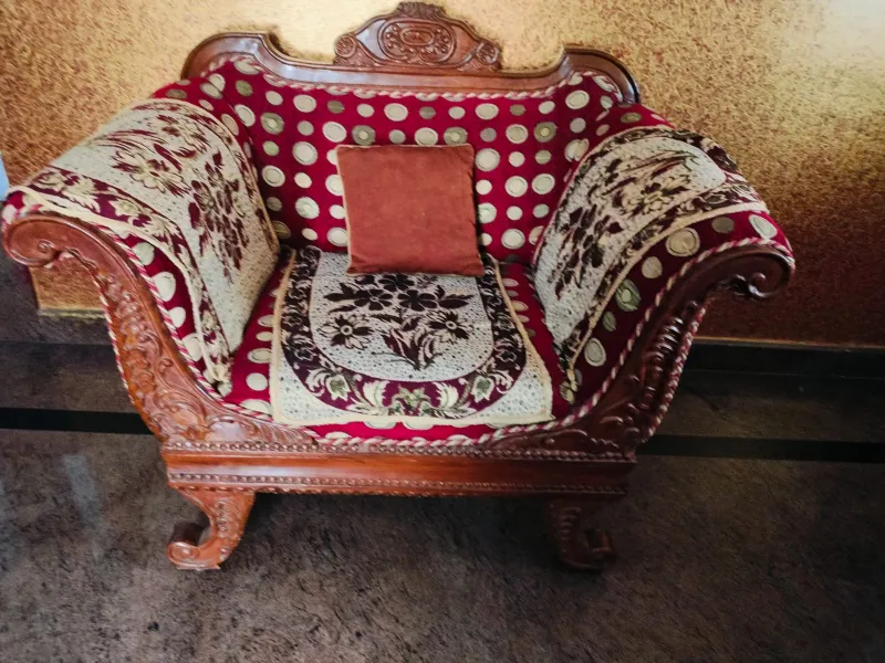 3+1+1 sofa set made of teak wood in very good condition