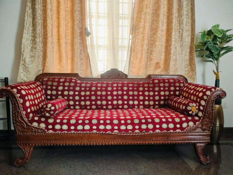 3+1+1 sofa set made of teak wood in very good condition