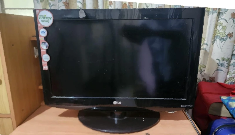 LG 26 inch LED TV with remote