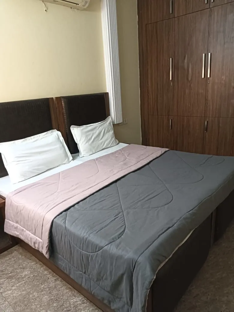 One BHk Serviced  Apartment in Kalkaji 