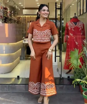Kashvi Petite Women Kurta Sets