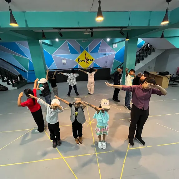 Bollywood Dance Studio In Ambabari – Buskers Dance Institute, Amba Bar