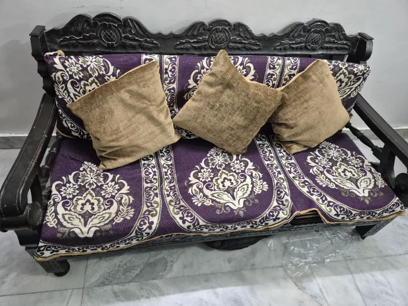 5 seater sofa set - Furniture & Household Items in Shahdara for ₹7000
