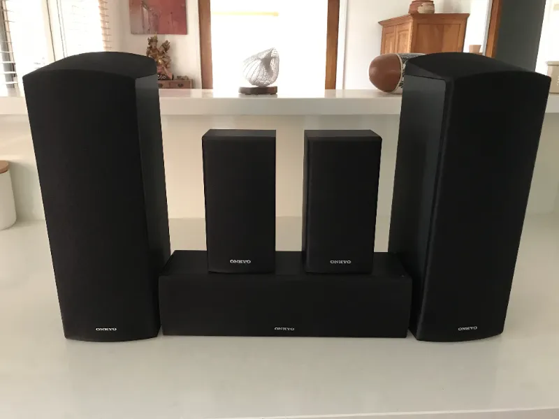 Onkyo HT-R695,7.2-channel network A/V receive,Dolby Atmos and DTS:X in a 5.2.2 configurati